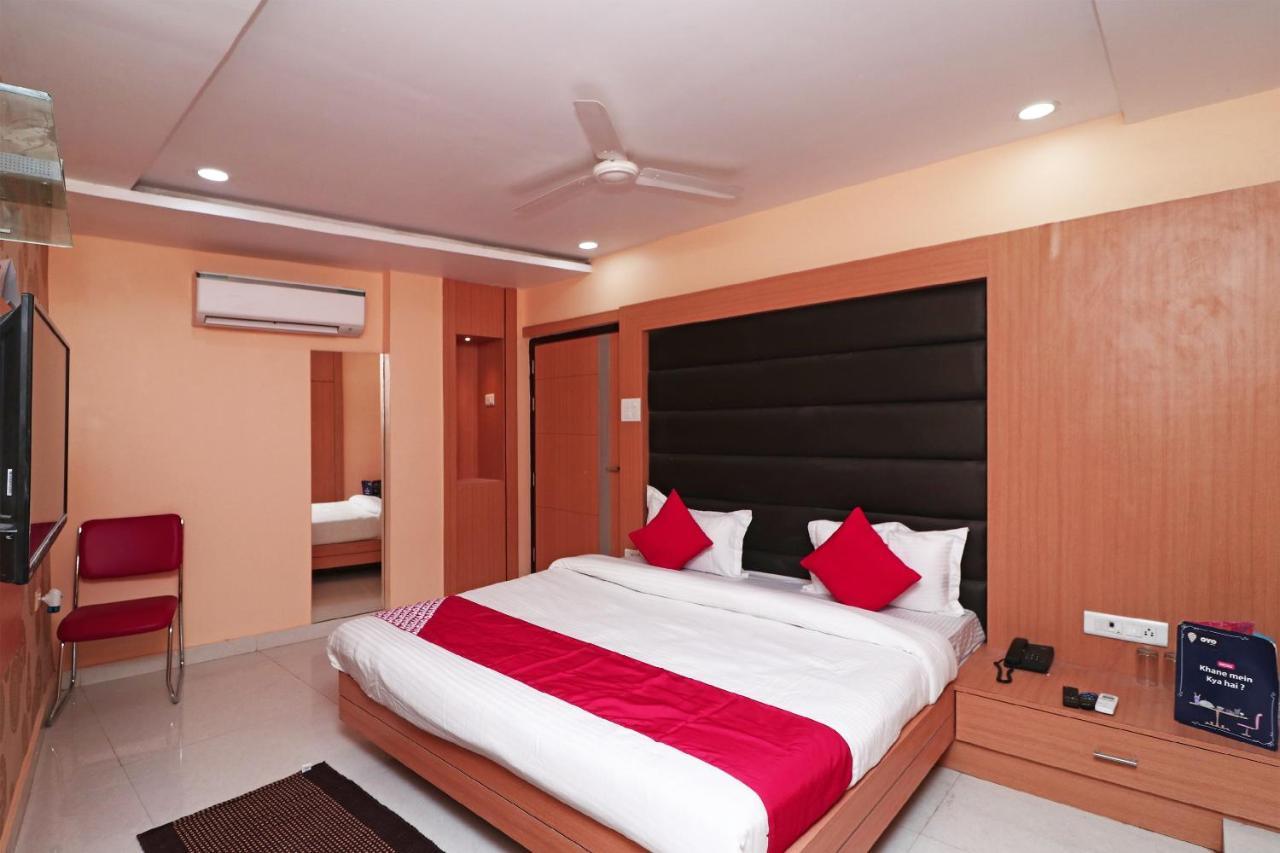 Capital O 16590 Hotel Sapphire Inn Gorakhpur Eksteriør billede