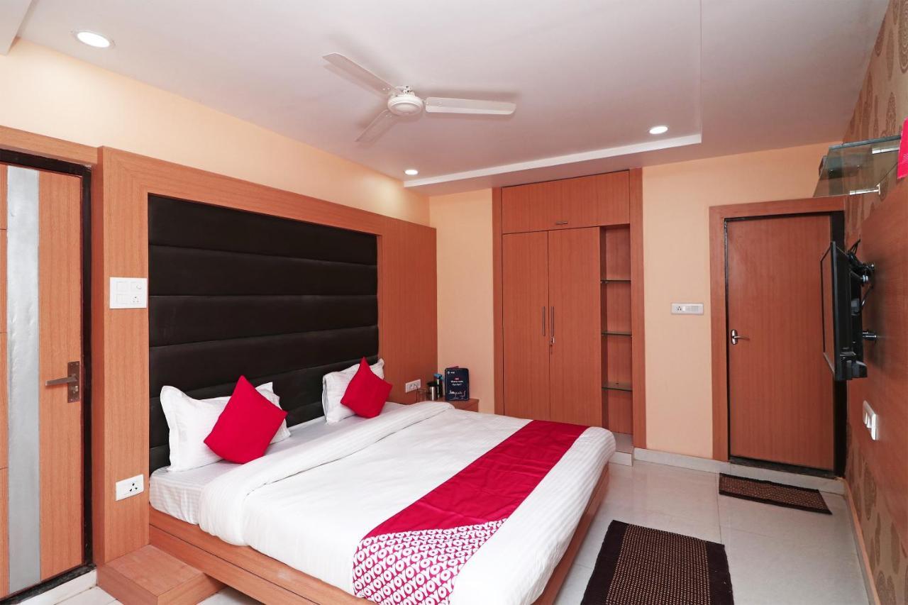 Capital O 16590 Hotel Sapphire Inn Gorakhpur Eksteriør billede